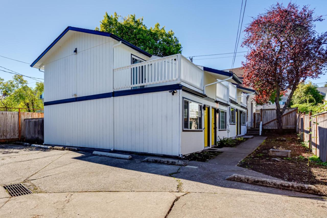 Retreat Near Uo, Autzen Stadium, Amazon Park ユージーン エクステリア 写真